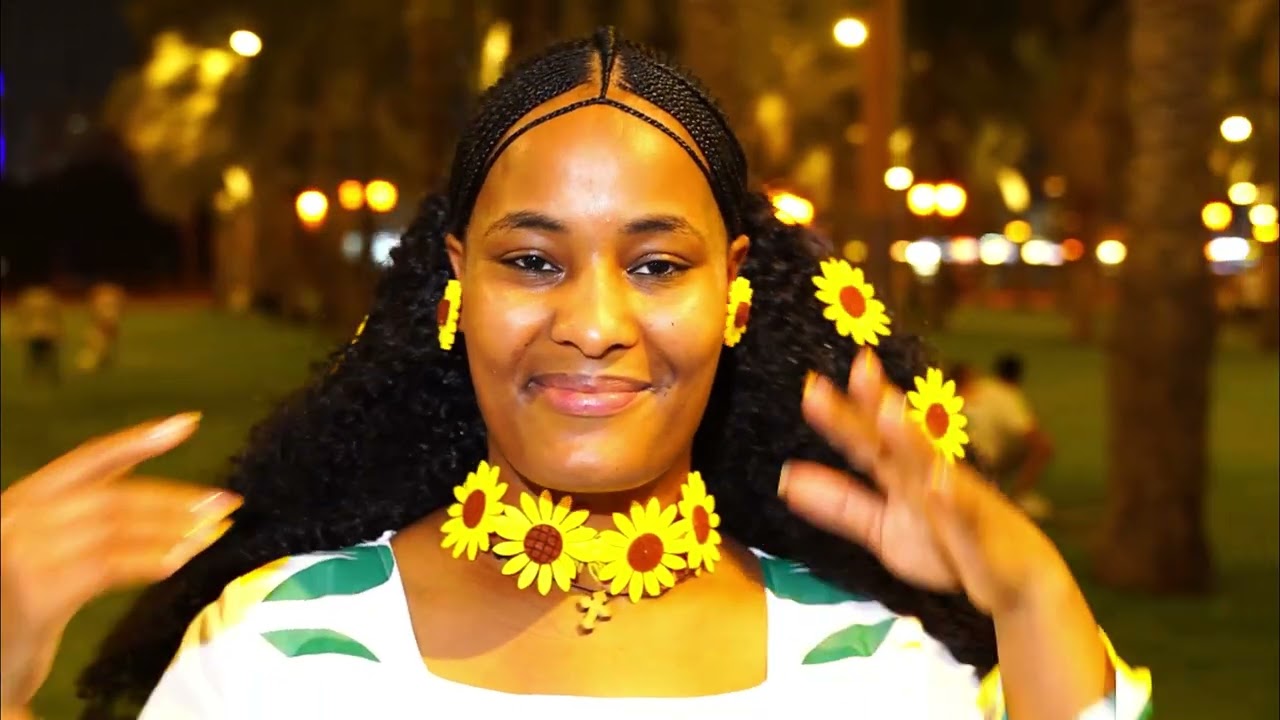 እኔና ጓደኛዬ ለአዲሲ አመት የሽፎን ማስታወቂያ  ሰራን አብራቹንቆዩ