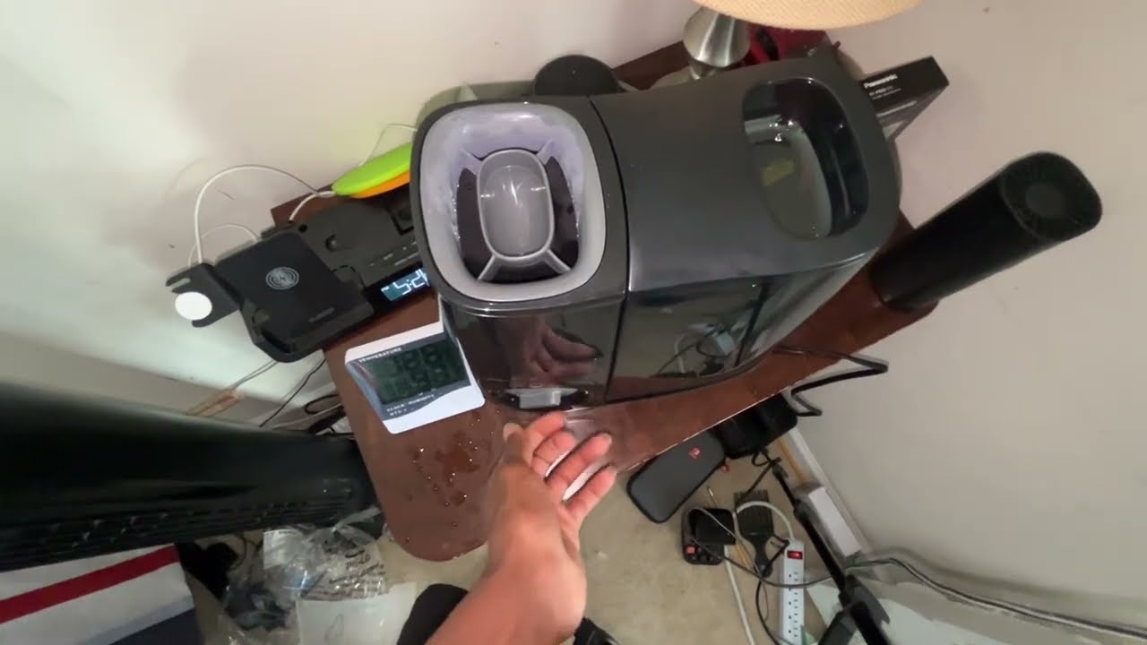 Увлажнитель воздуха Honeywell HWM845 с функцией подачи теплого пара.