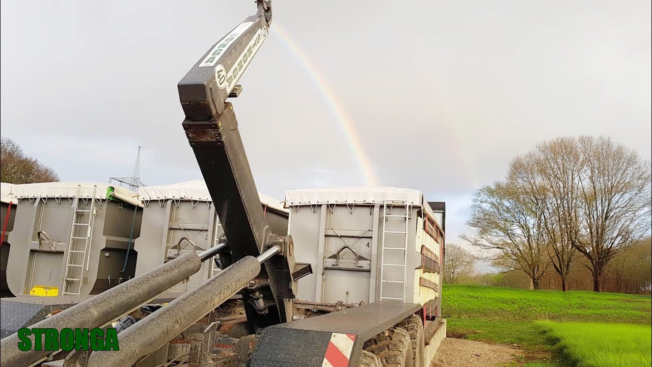 Maize Harvest with Stronga, John Deere & New Holland in Southern Germany