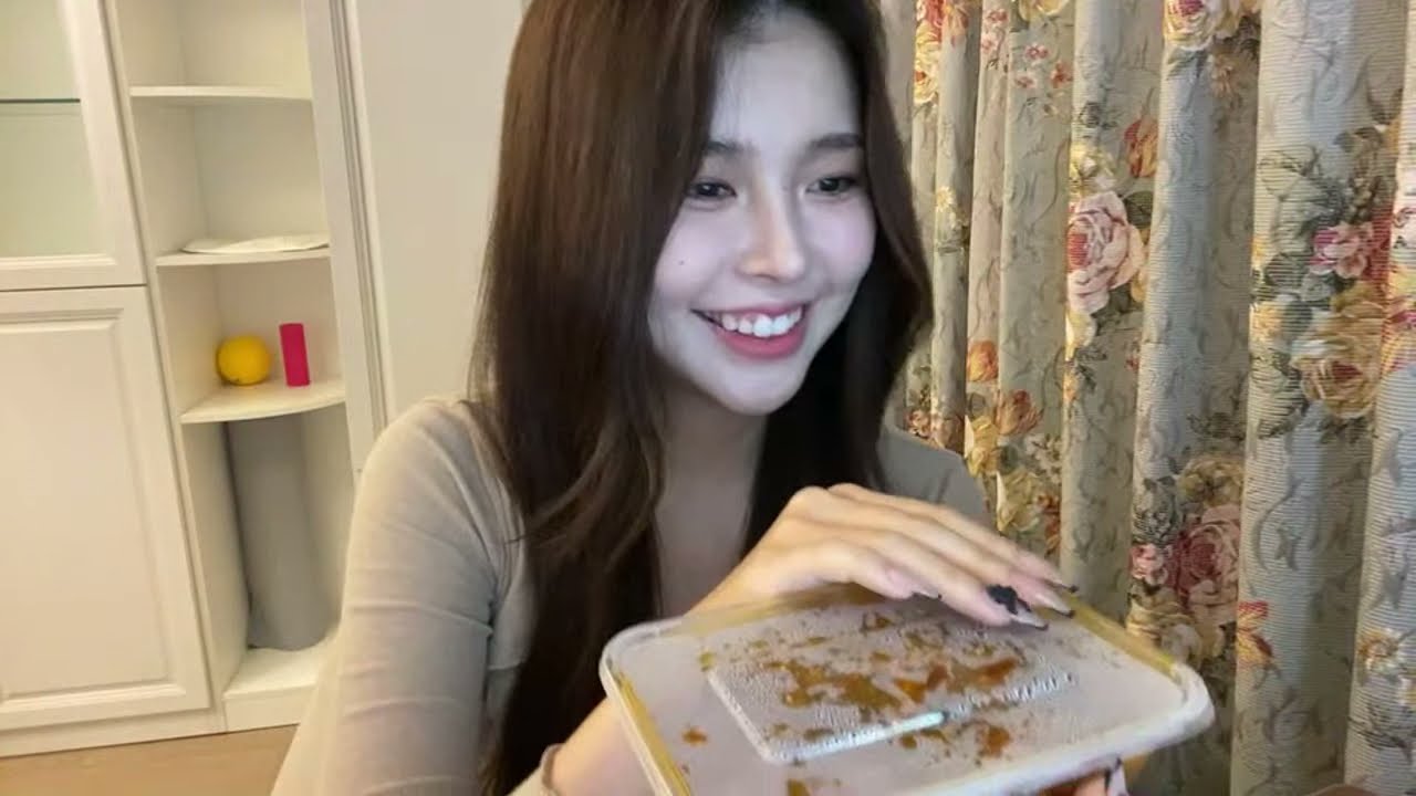 [LIVE] 중국음식먹으면서 수다🤍🖤❣️