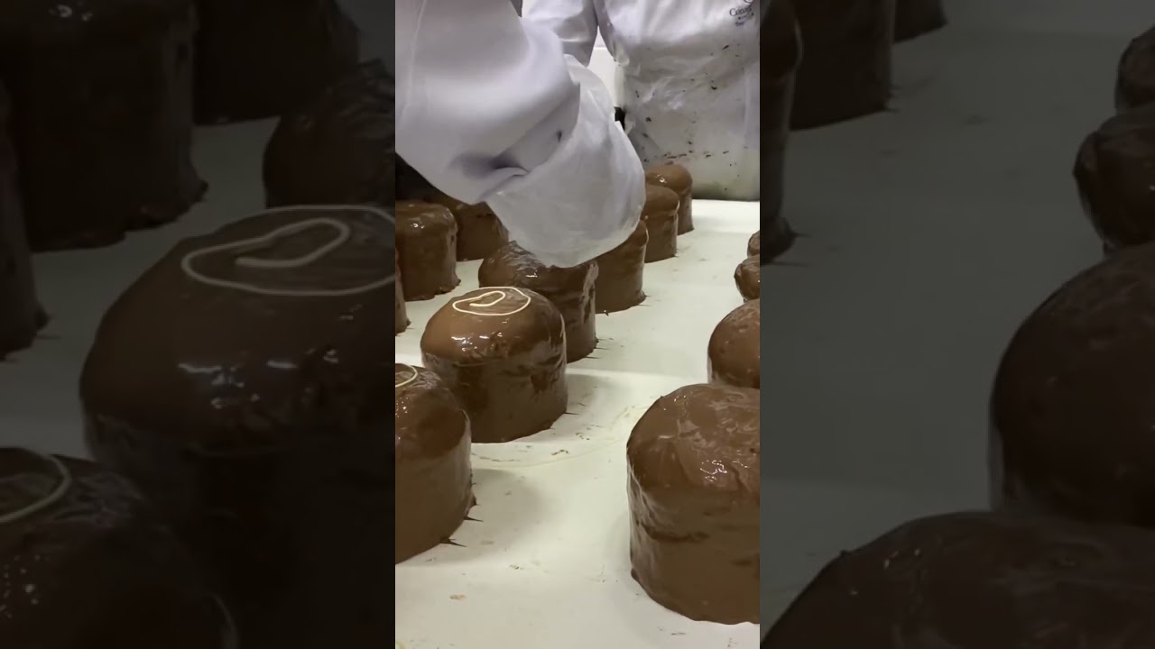 Produ&ccedil;&atilde;o de Panettones Cacau Show