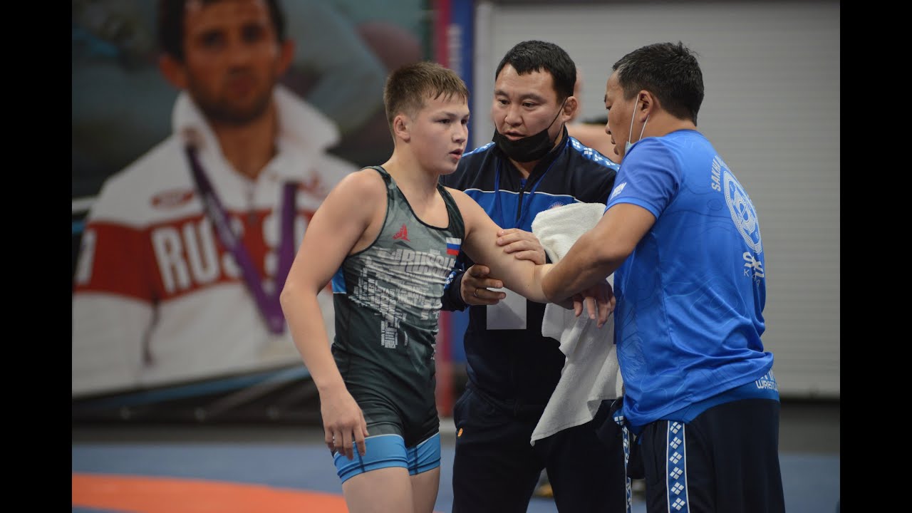 Мал, да удал!  Хучиев - Мидловец. Ахмед стал 5 на России U23, а вес Андрея всего 53 кг.
