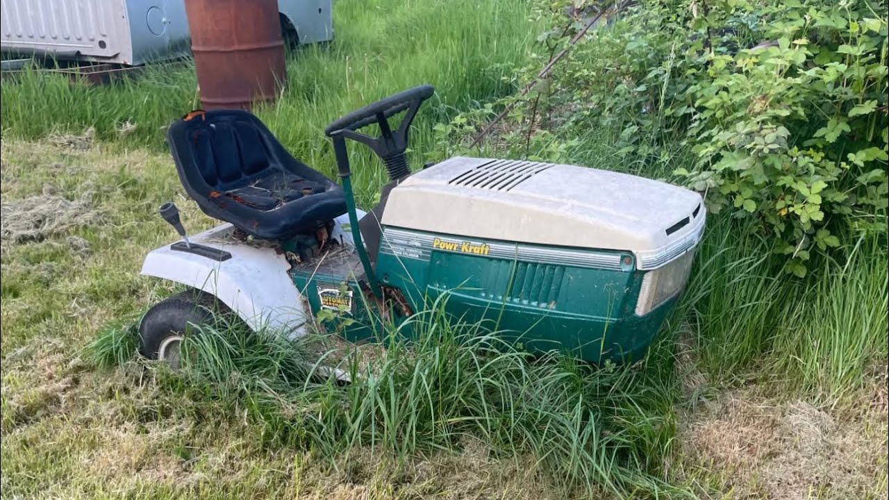 Старый трактор косилка (Power Craft)