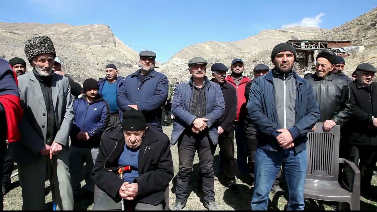 В селе Ботлих накануне прошел праздник начала весенне-полевых  работ.