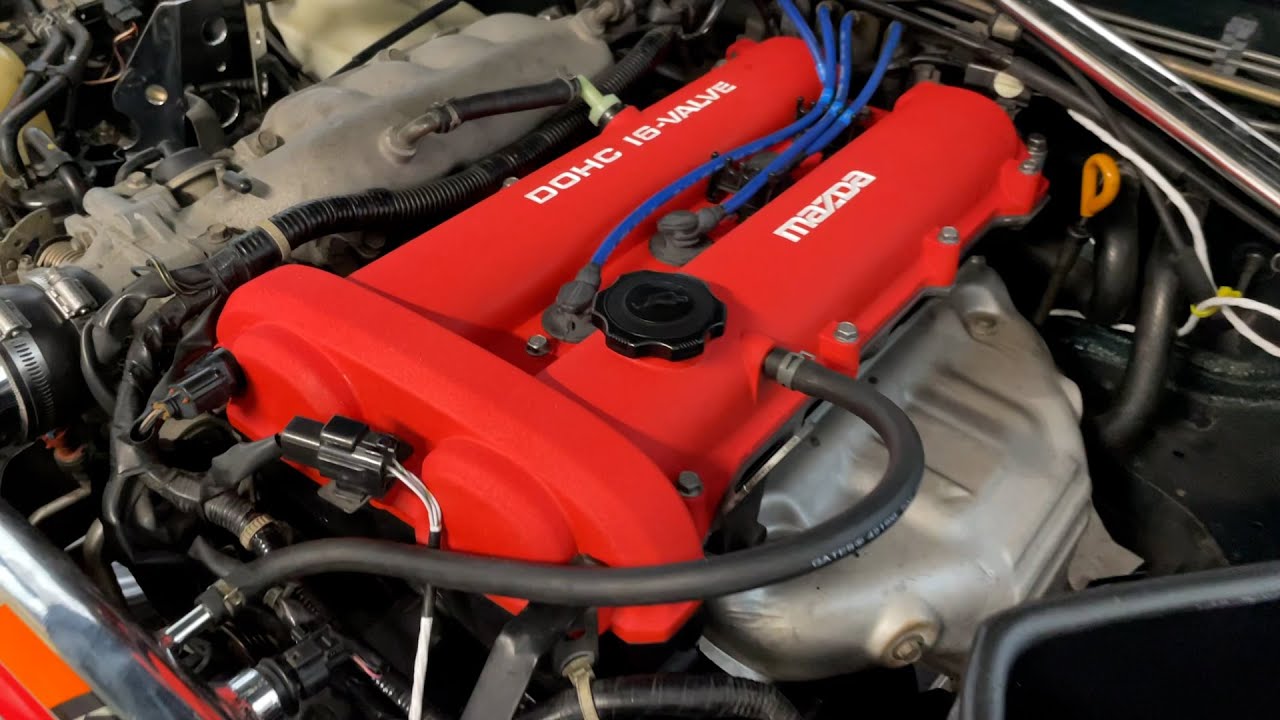 Miata Valve Cover Gets Paint
