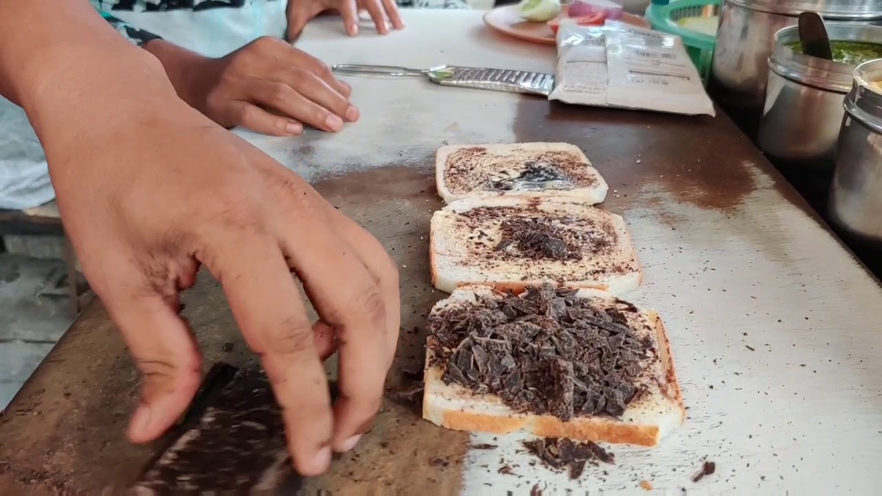 CHOCOLATE TOAST SANDWICH || WORLD SECRET SANDWICH || INDIAN STREET FOOD || @ RS. 65/-