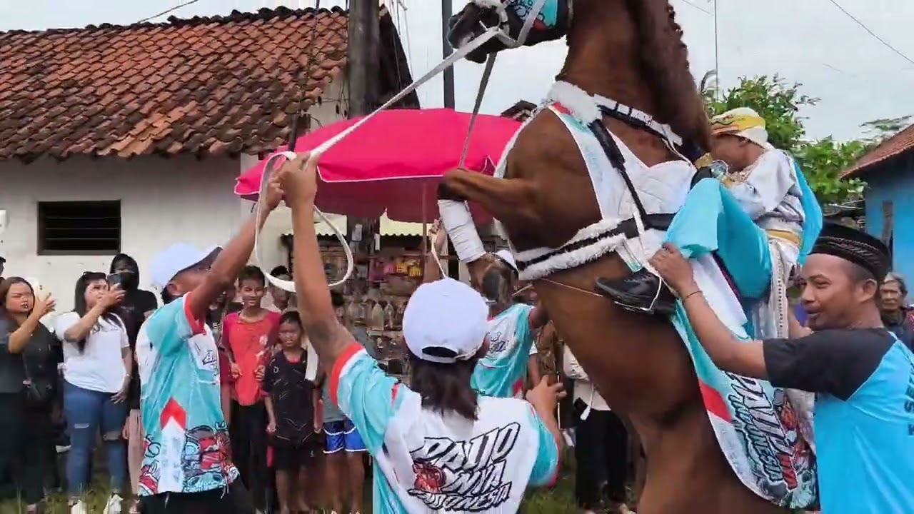 Arak arakan Kuda jinggkrak Desa Karang Duwur Kec. Kemiri Kab. Purworejo