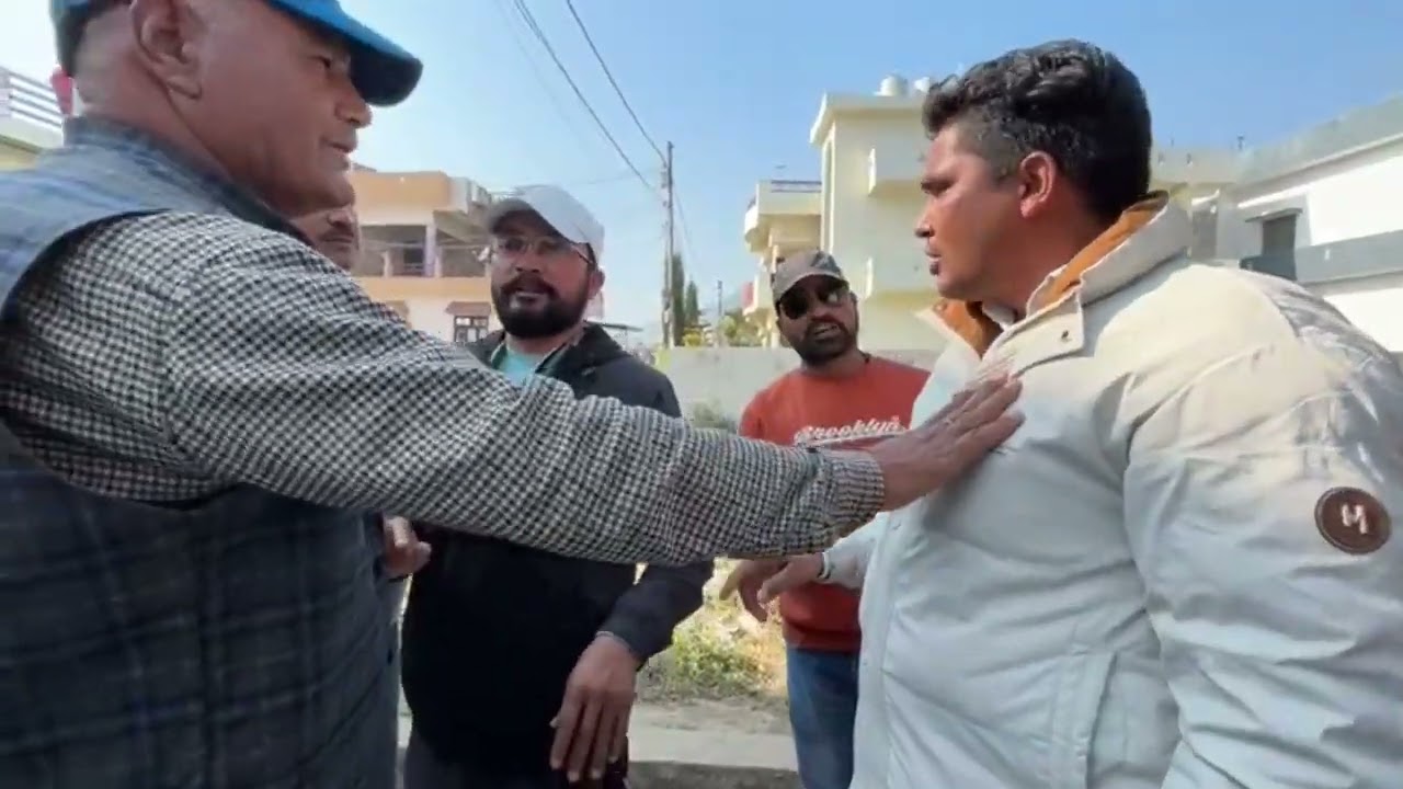 कोई बात सुनने को तैयार नहीं है बल्कि जबरन कब्जा करना चाहते हैं।