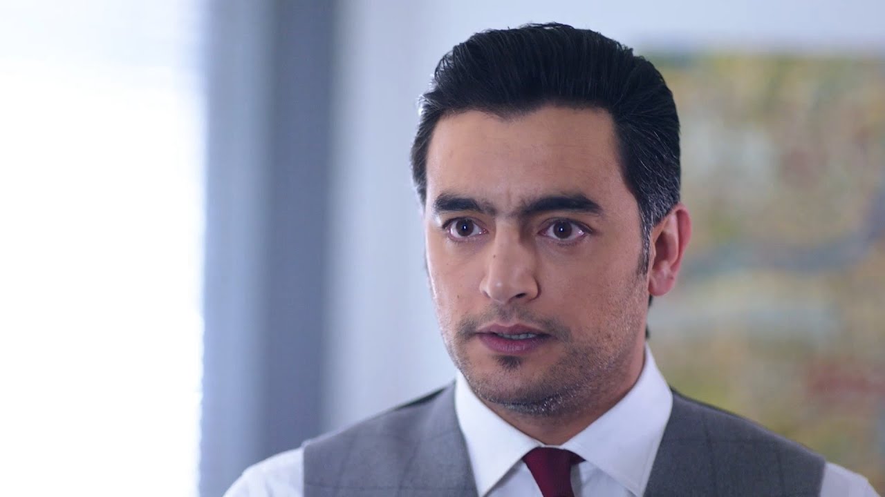 لما المدير يكون بيراقب الموظفين 