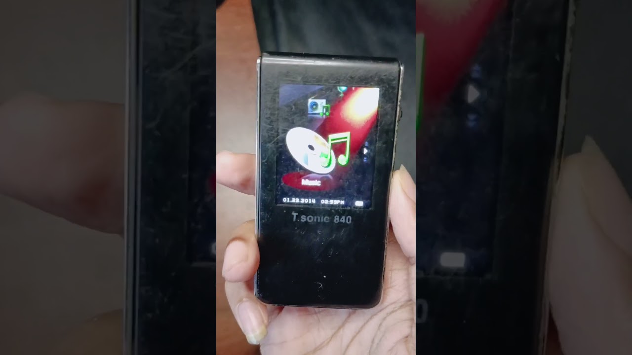 Turning on 17yr old Transcend MP3 Player In 2024 🎧✨😎 