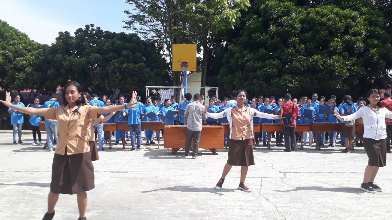 TOBELO (Dengan Iringan Kolintang) - SMAK Setia Bakti Ruteng