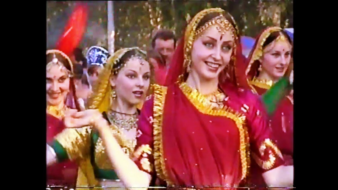 Bollywood Flashmob at the end of 20th century, IDG Mayuri, Russia
