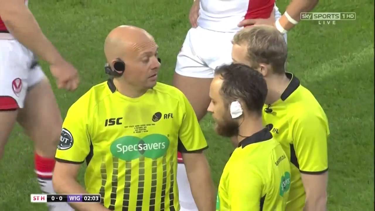 Ben Flower d&eacute;raille et d&eacute;gomme Lance Hohaia en finale de Super League