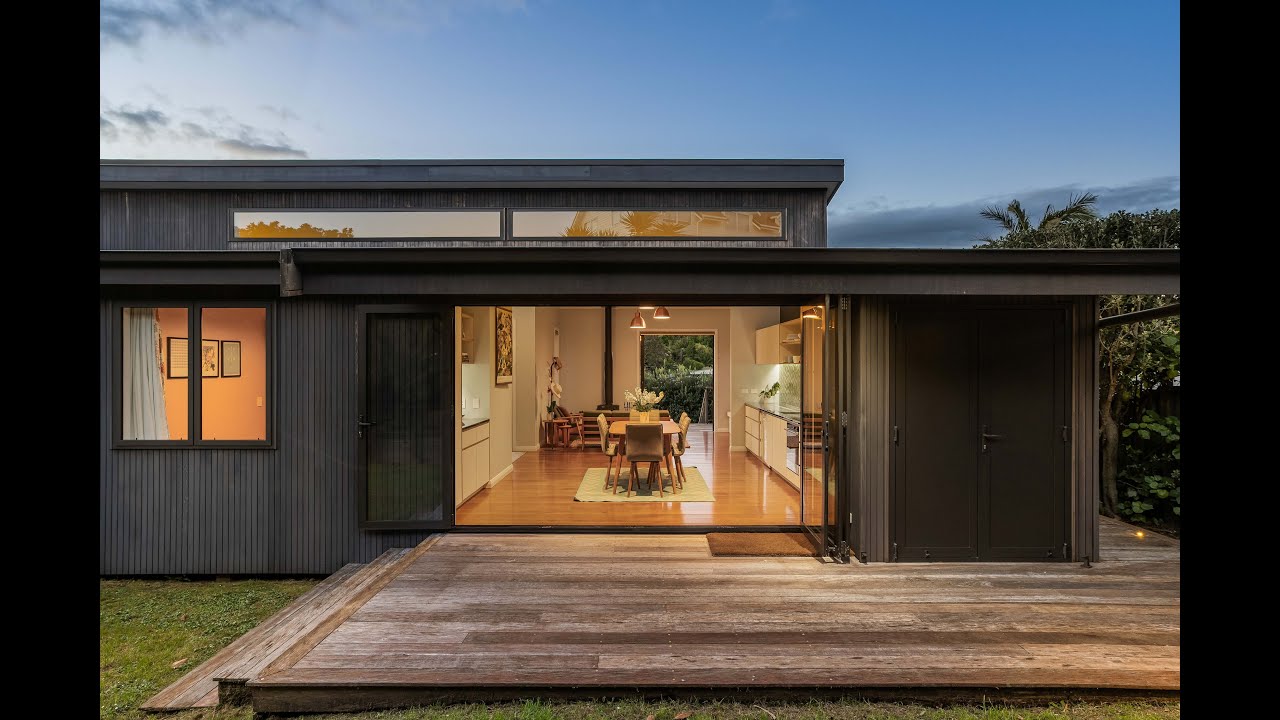 Sleek Architecture finds Onemana - 200 Onemana Drive, Onemana
