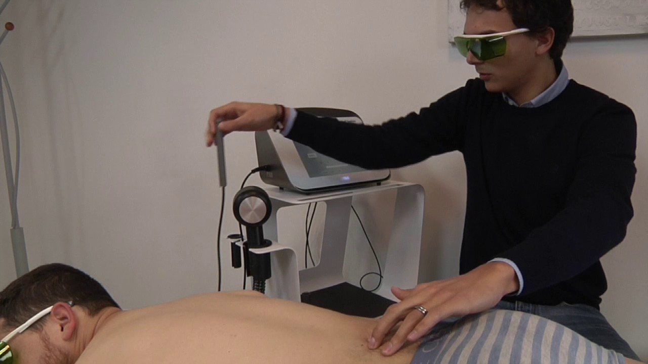FR 01- Traitement au laser d'une lombosciatique en modalité ouvertecos'è il cooping nello skate