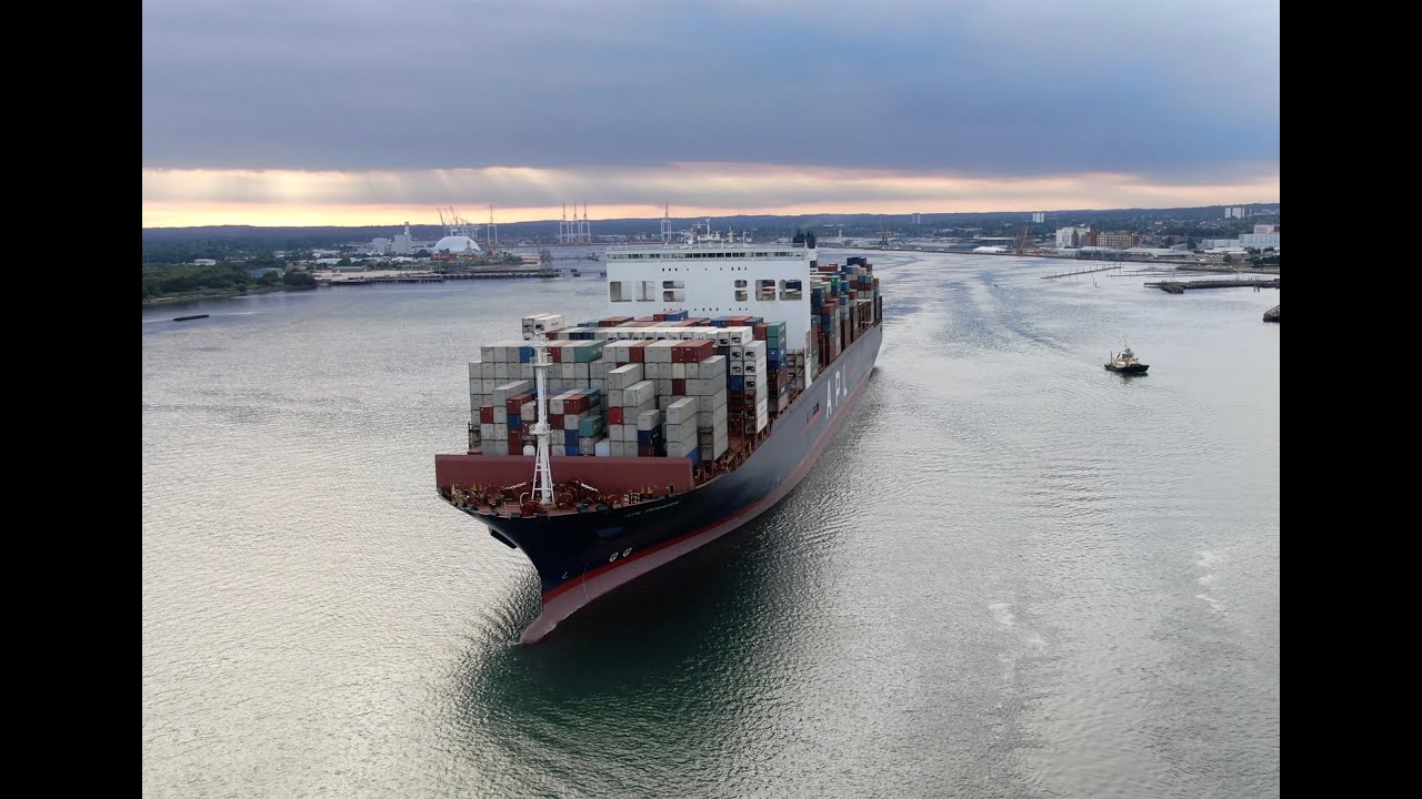 eCCoSHIP: A New Heat Recovery System to Reduce the Carbon Footprint of Shipping