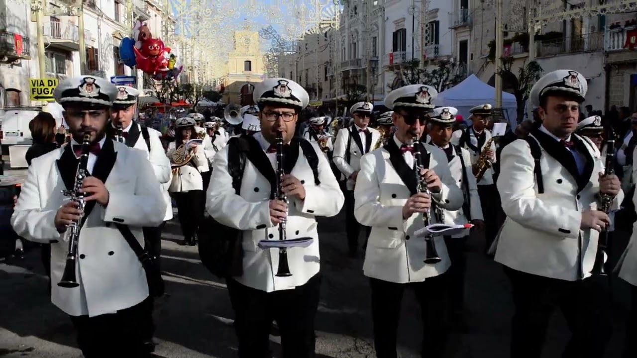 Banda di Conversano Ligonzo - Marcia Parata di Eroi - San Trifone 10/11/2022 Adelfia