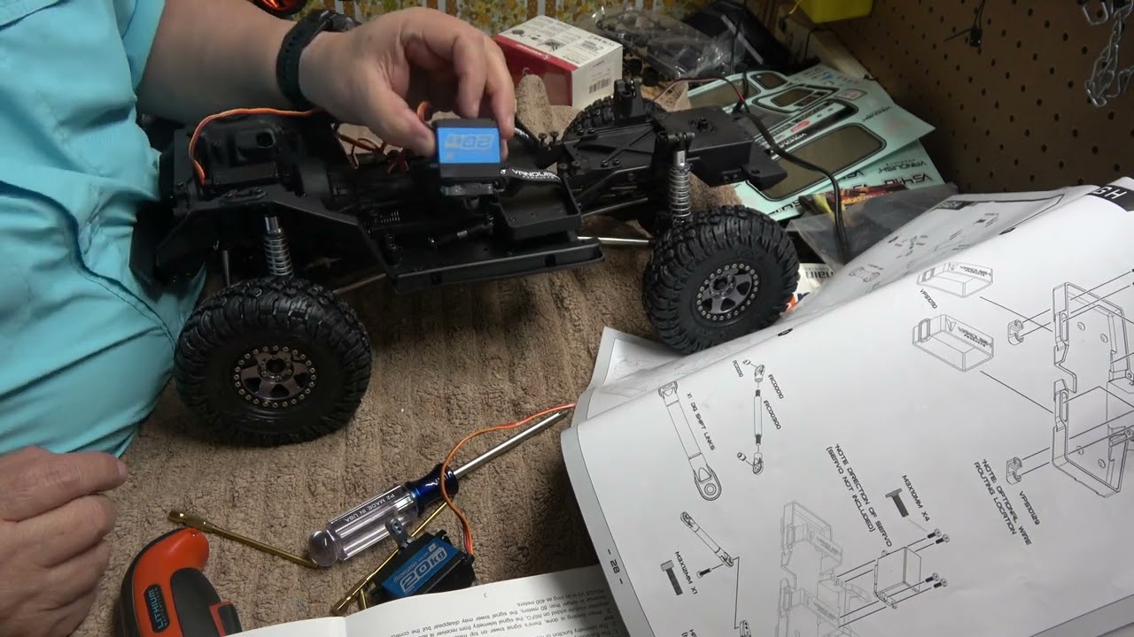 Vanquish VS4-10 - Beginners Build  - Radio, Reciever and Servos - Part Thirteen