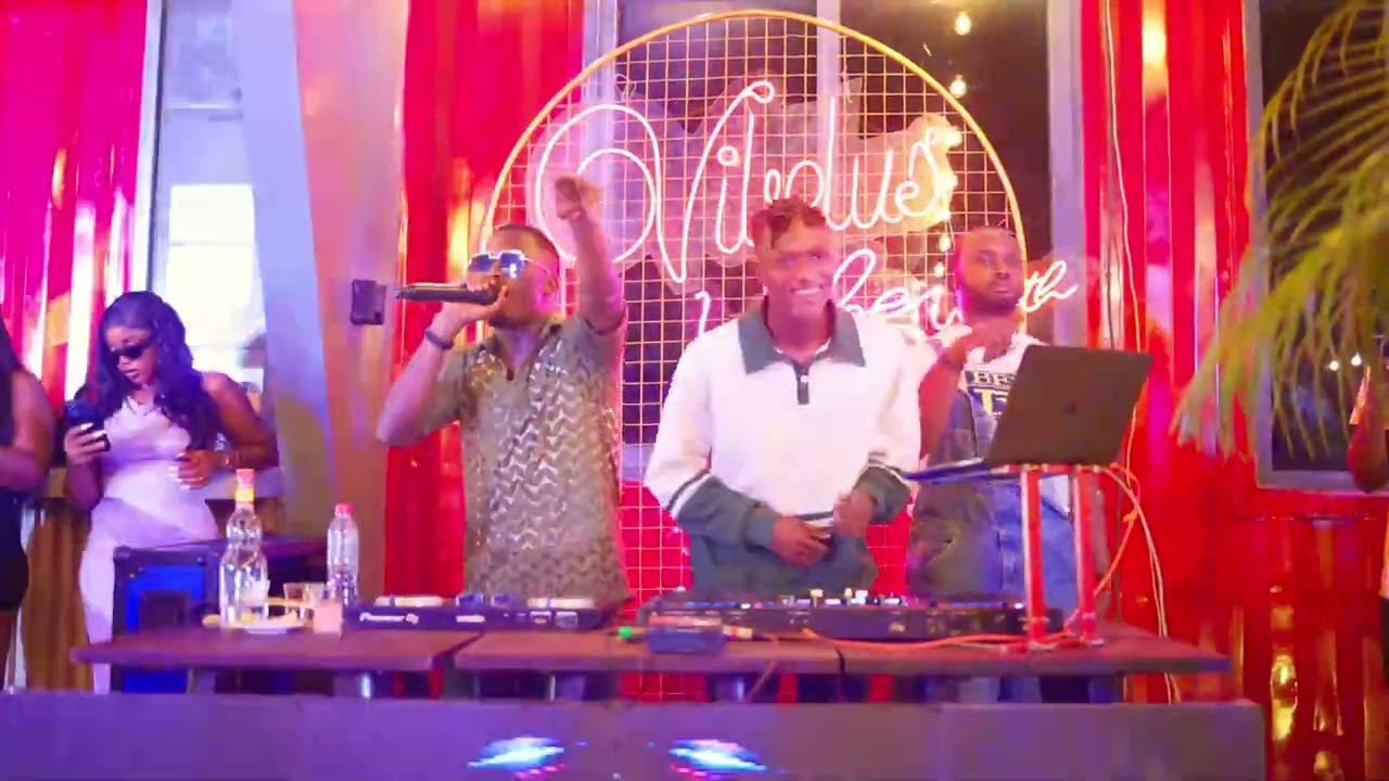 VIBES WITH OSO THE LIVE MIX FT DJ NILLZ X MC BREAKFAST EPISODE 2  AT PLAYGROUND WARRI .