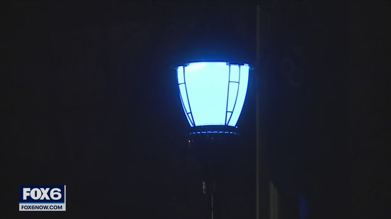 Waukesha parade tragedy, blue lights honor victims | FOX6 News Milwaukee