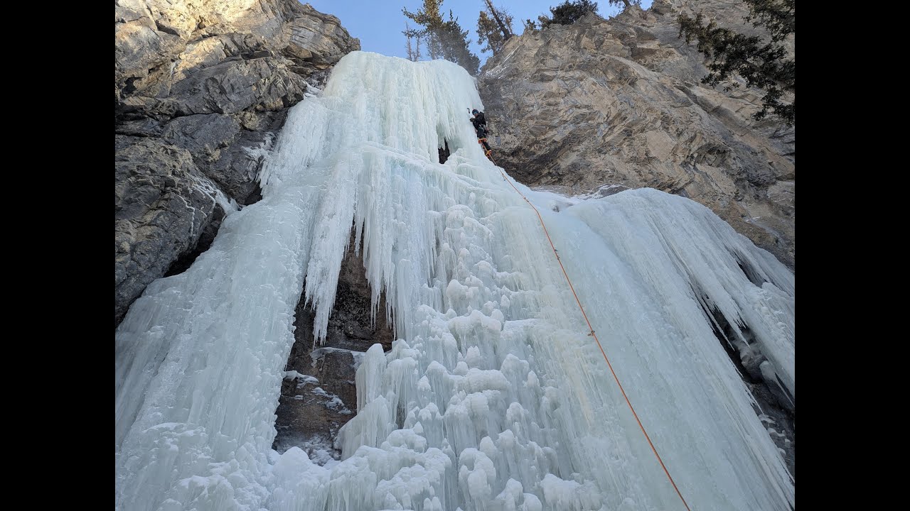 Ice climbing Valley of the Birds