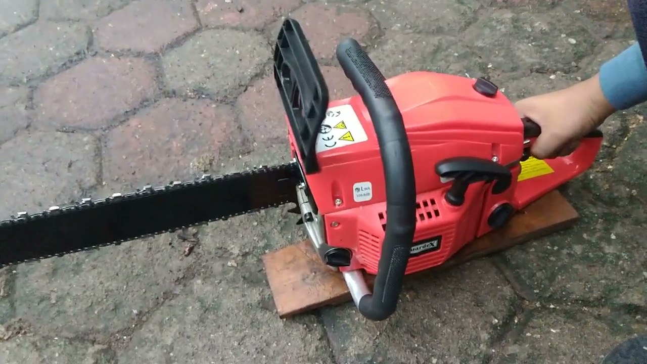 Motosierra Guardex. Cómo arrancar una motosierra.video 8
