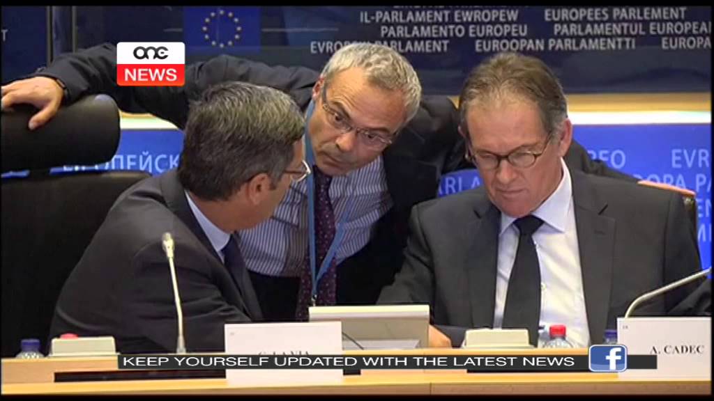 David Casa iżolat dwar is-smigħ ta' Karmenu Vella.