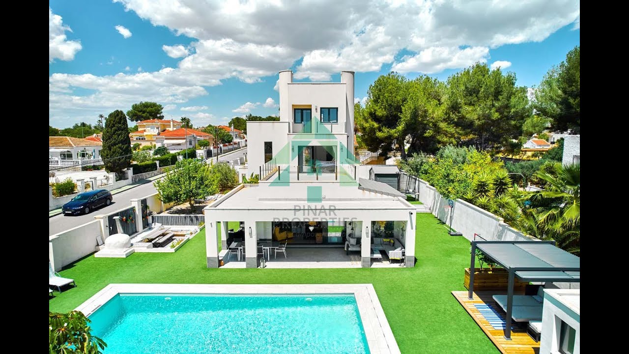 *SOLD* Detached Villa for sale in Pinar de Campoverde