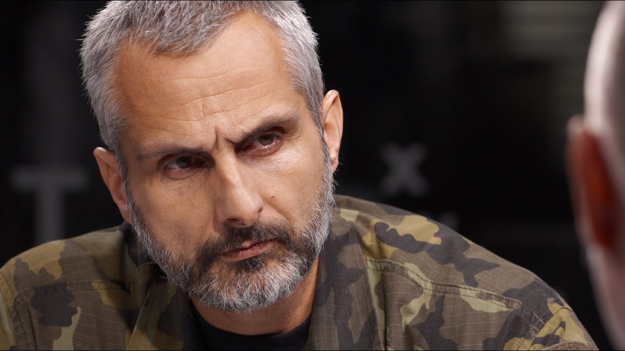 Být šéfem ruské vojenské policie, zastřelím se studem. Rusko je Třetí říše v barvě, říká Foltýn