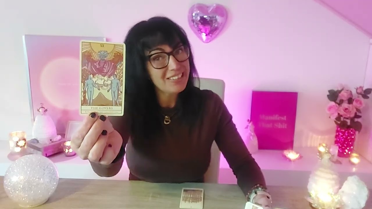 🩷 Steenbok  Heb Vertrouwen Communicatie onderweg! Iemand wil je stem horen