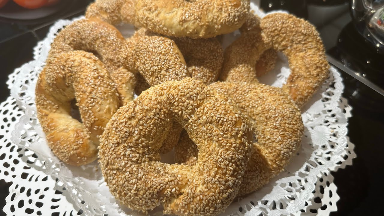 السميد التركي Simit النباتي بدون بيض بدون حليب  وبدون ماكنه على طريقه الشيف عامر 