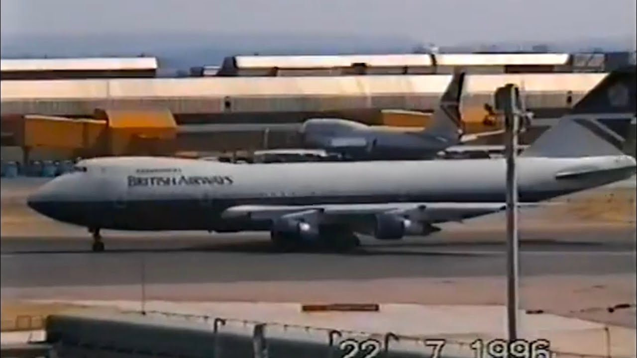 Planes at London Heathrow Airport - July 1996 - View from the Queen's Building