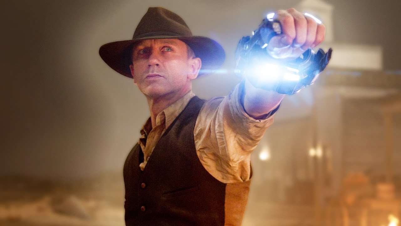 Daniel Craig Battles An Extraterrestrial Threat | Cowboys & Aliens