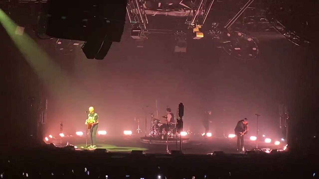 @louiseattaqueofficiel - J’t’emmène au vent