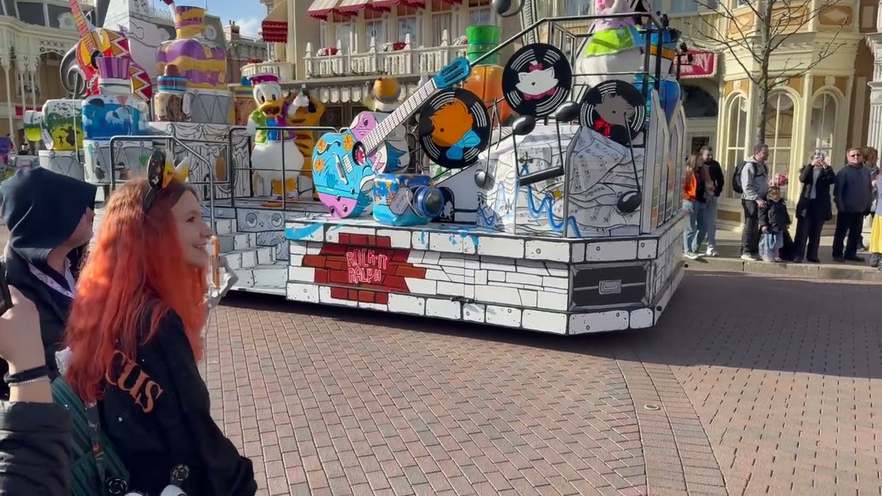 'A Million Splashes of Colour' Parade - Disneyland Paris February 2026