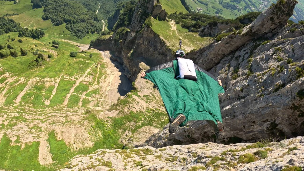 Bush Push / Wingsuit BASE jump / Switzerland / 2024