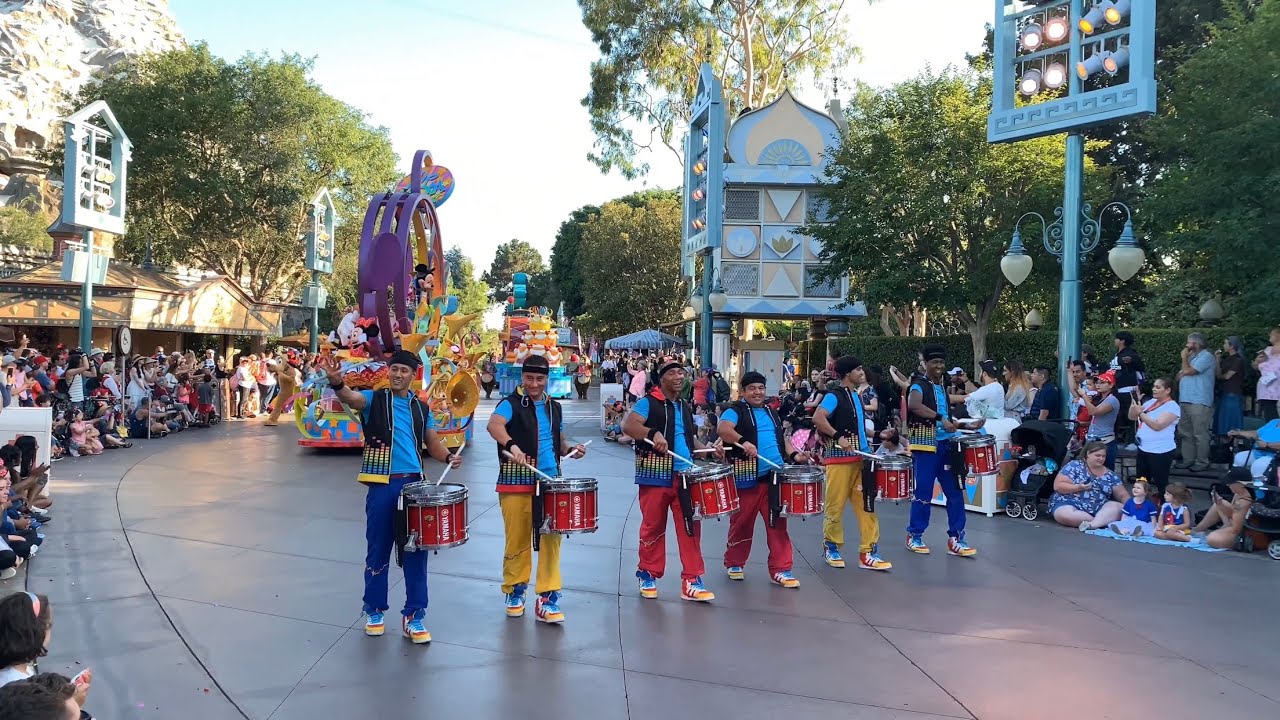 Mickey’s Soundsational Parade (FINAL PERFORMANCE) - Disneyland 2019