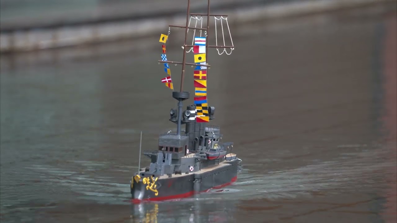 大和池で航行する、フルスクラッチ巡洋艦