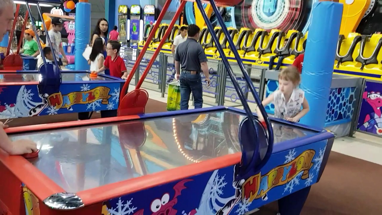 Happylon в Астане. Большой лабиринт и игровые автоматы