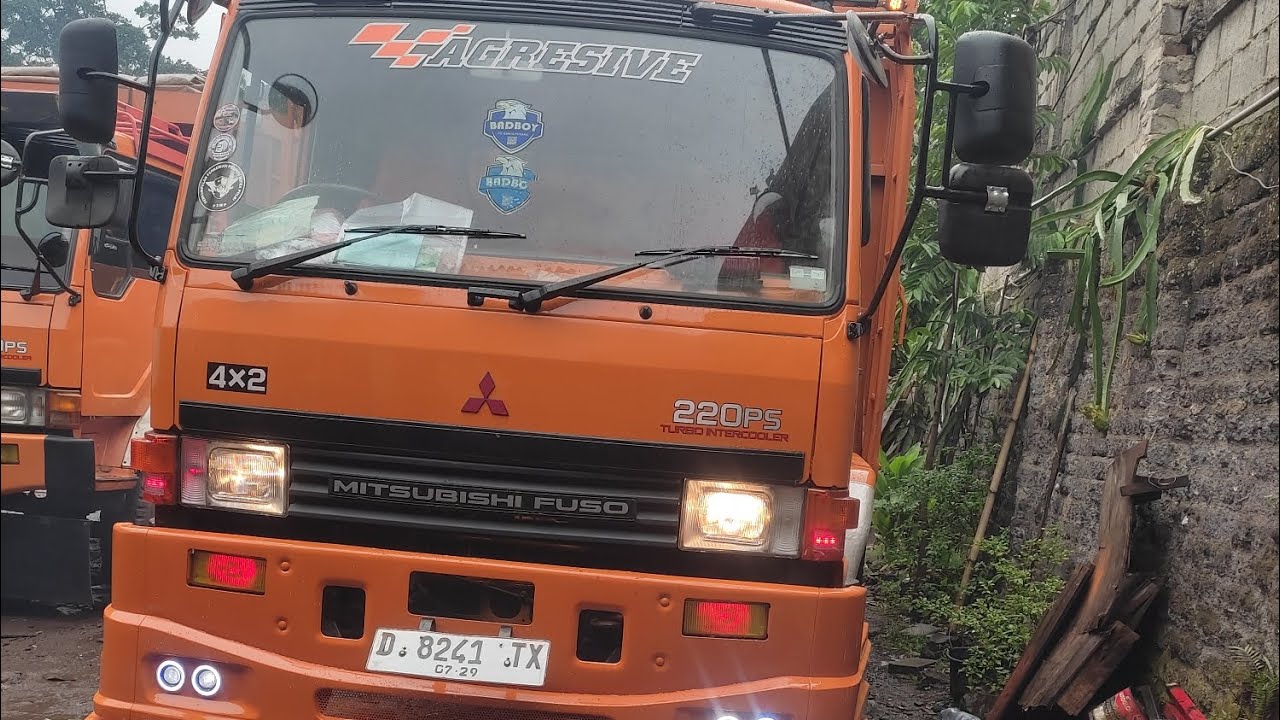 Amboksing paket kaka aku btw yang videoin kaka aku😺