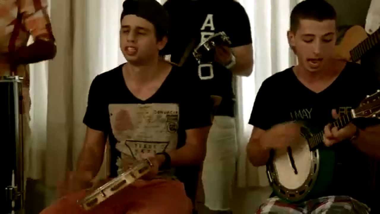 Grupo Categoria A - N&atilde;o Quero Compromisso (Clipe Oficial) 2015
