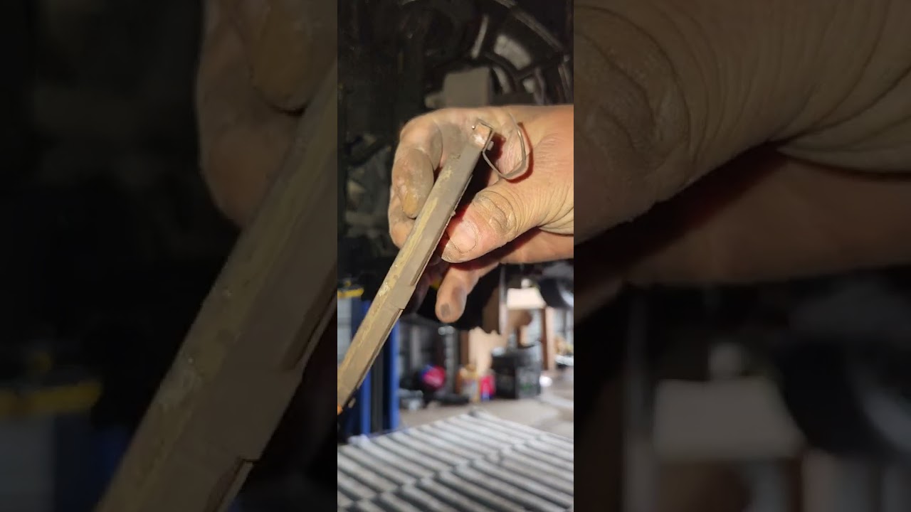 2017 Toyota Yaris iA Front Brake Pads replacement ,Frenos de adelante,cambio de balatas