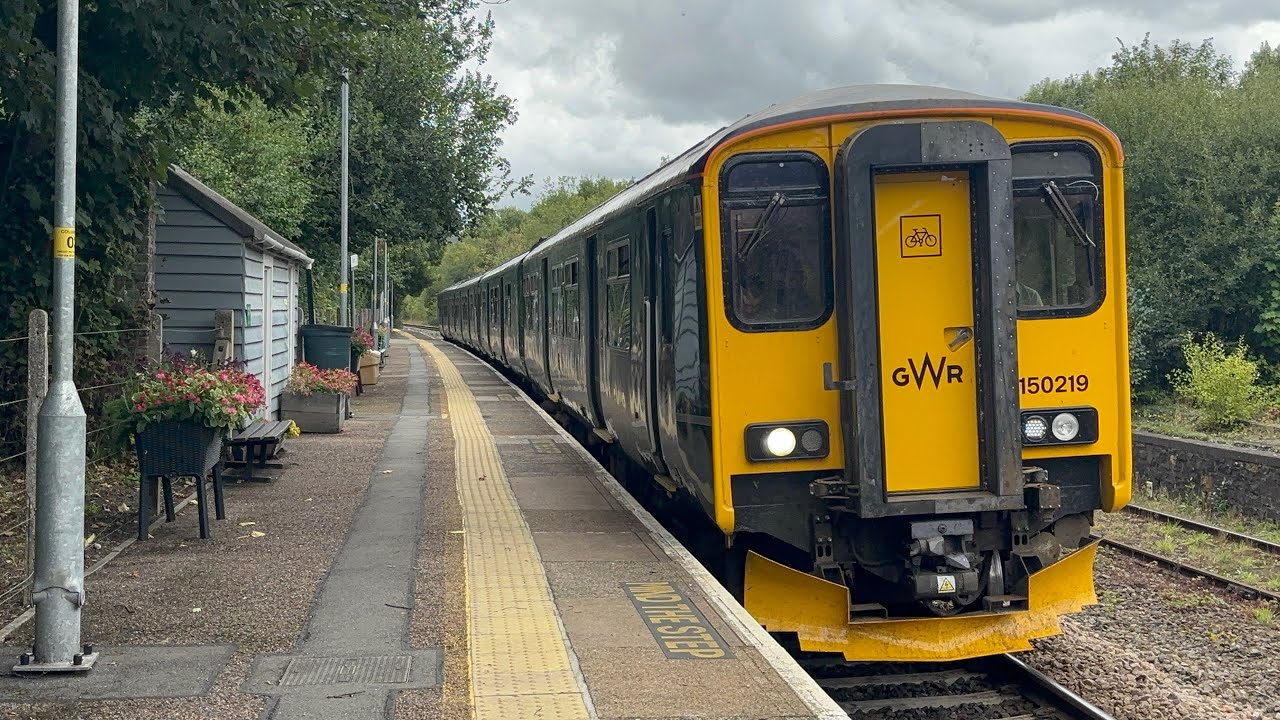 Yeoford Railway Station | Trains at and a tour of the station | 09/09/2025