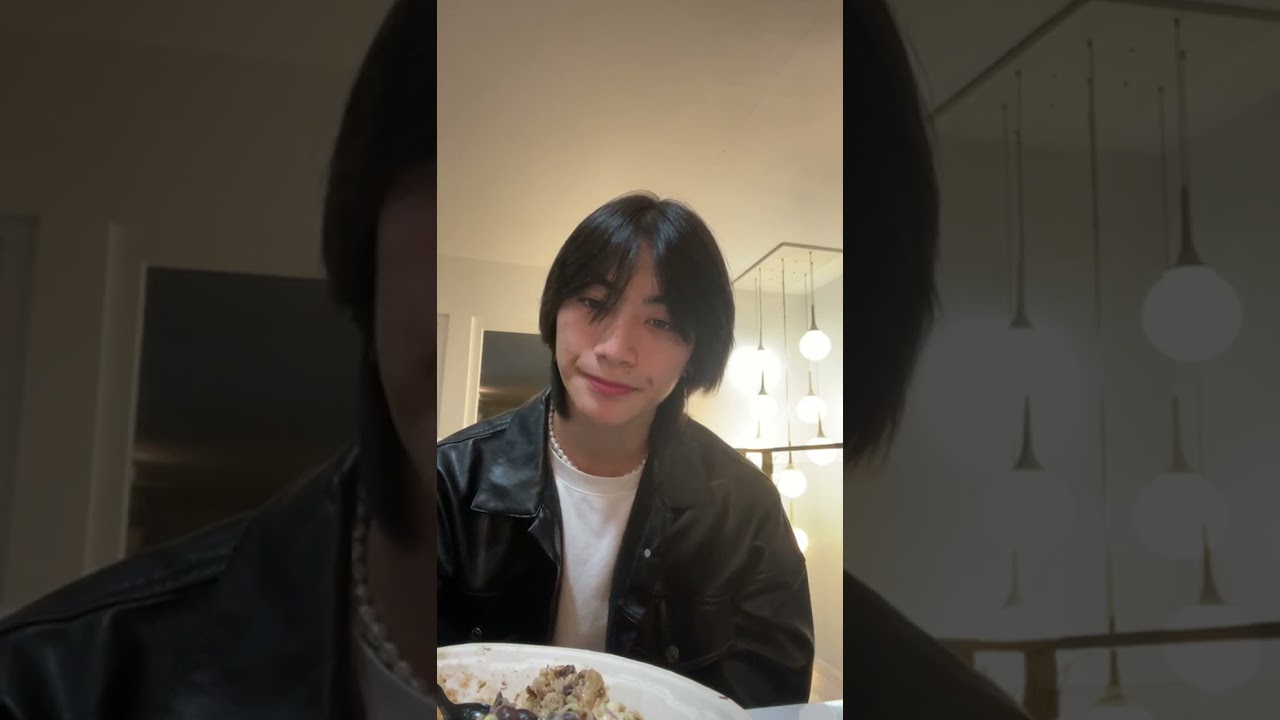 Ryan live🔴  : Chipotle dinner