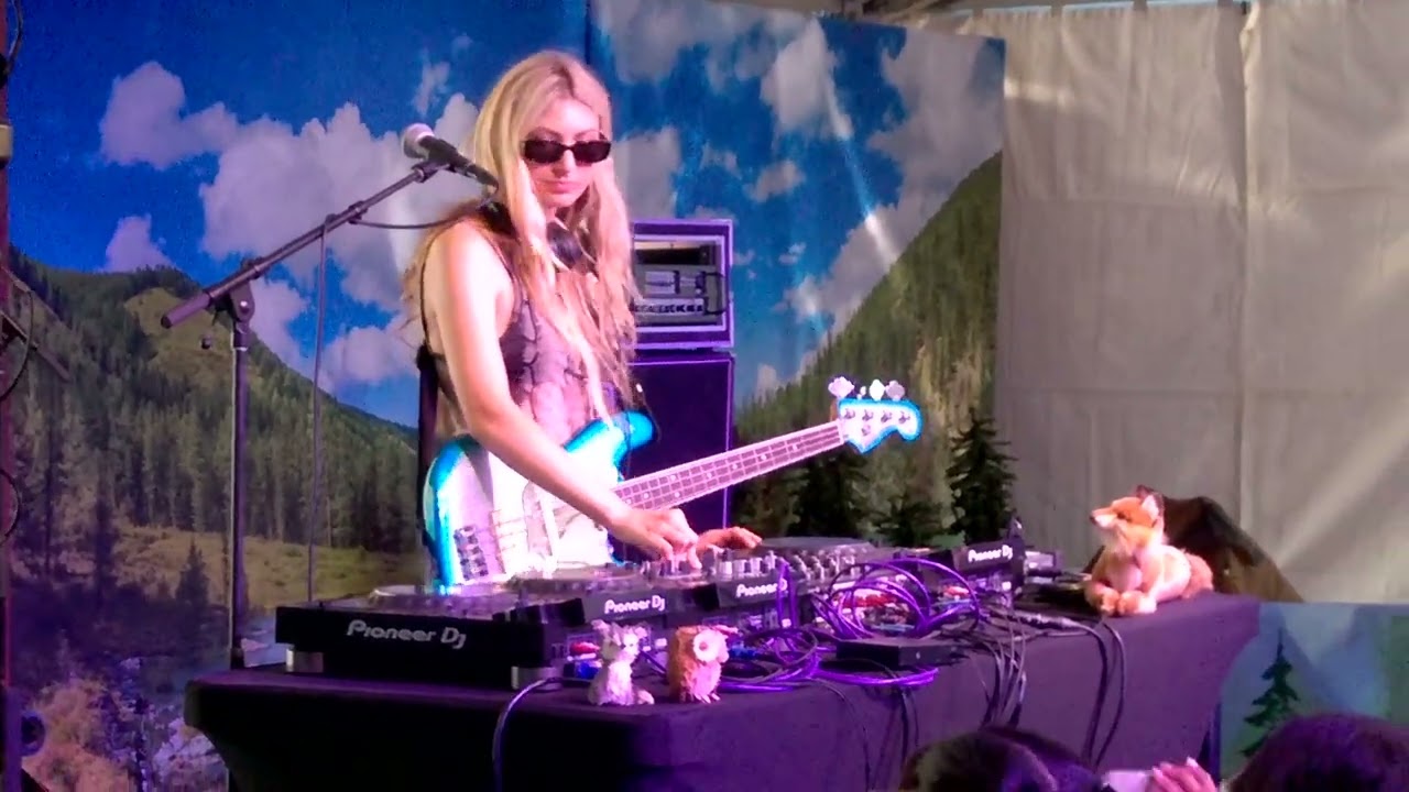 Blu DeTiger DJ Set Toyota Music Den Lollapalooza Chicago