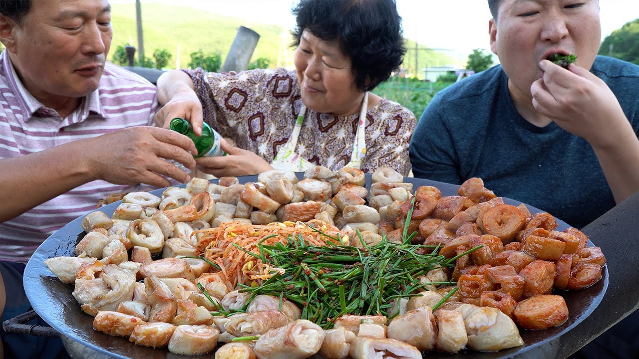 Острые свиные внутренности на гриле для кемпинга⛺ - шоу еды Mukbang.