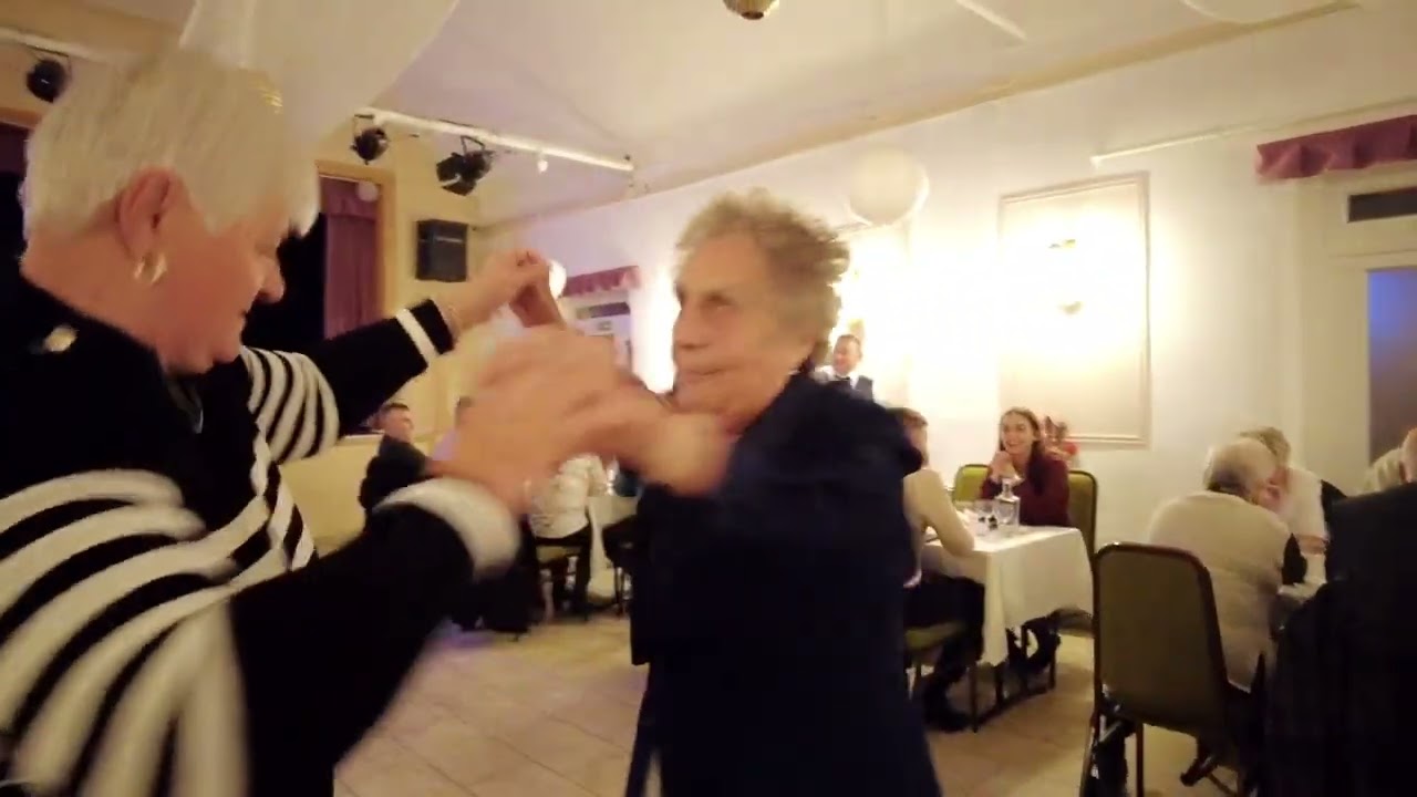 Mama 89 éves táncos.