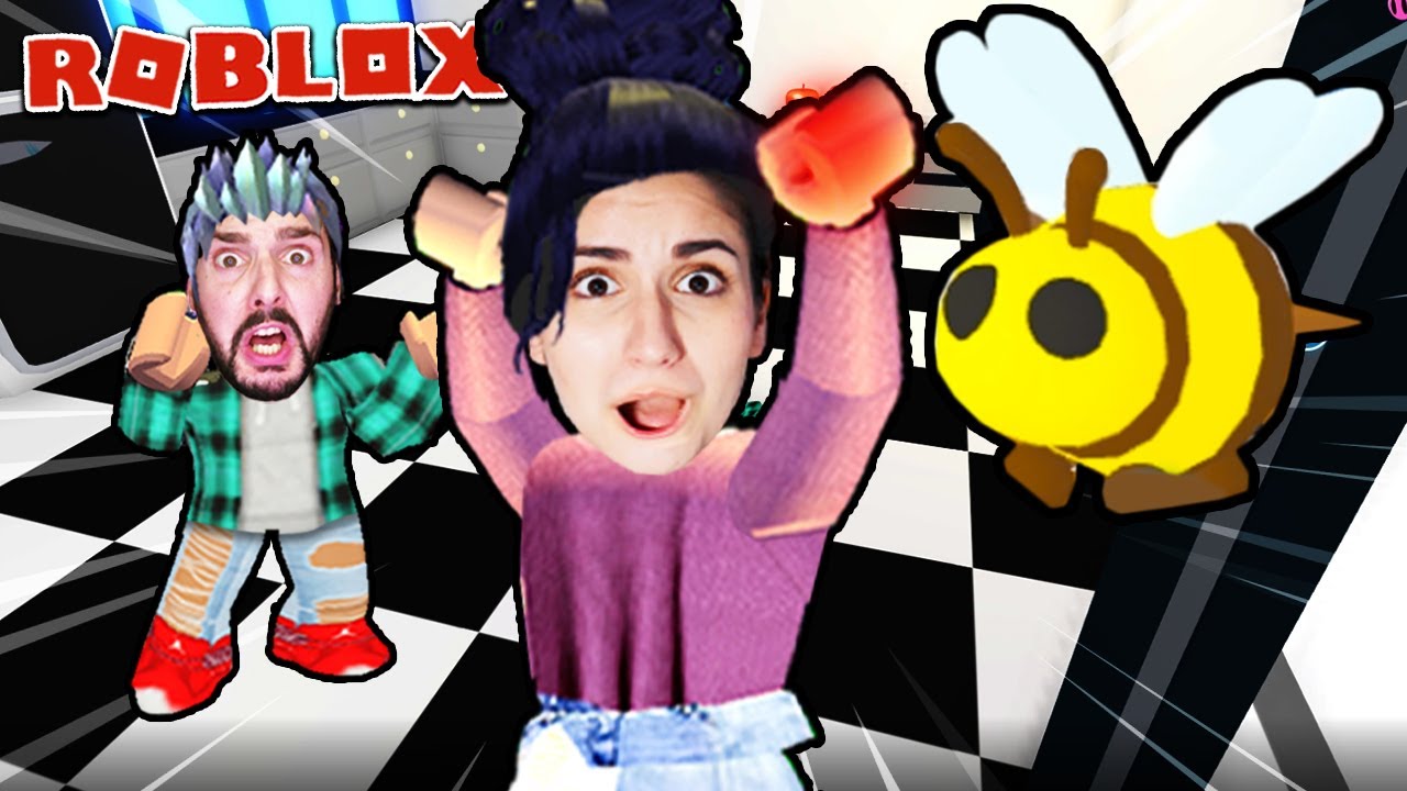 MAMA DANIA VON BABY KAANS BIENE GESTOCHEN! Tag des Haustiers geht schief! [Roblox Deutsch]