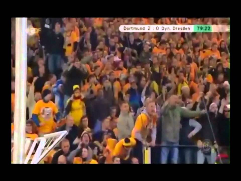 Borussia Dortmund  : Dynamo Dresden 25.10.2011 (Pyro der Dresdener)