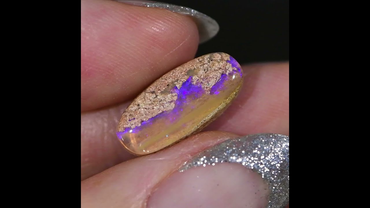 Oval Pipe Crystal Opal 3.7 ct